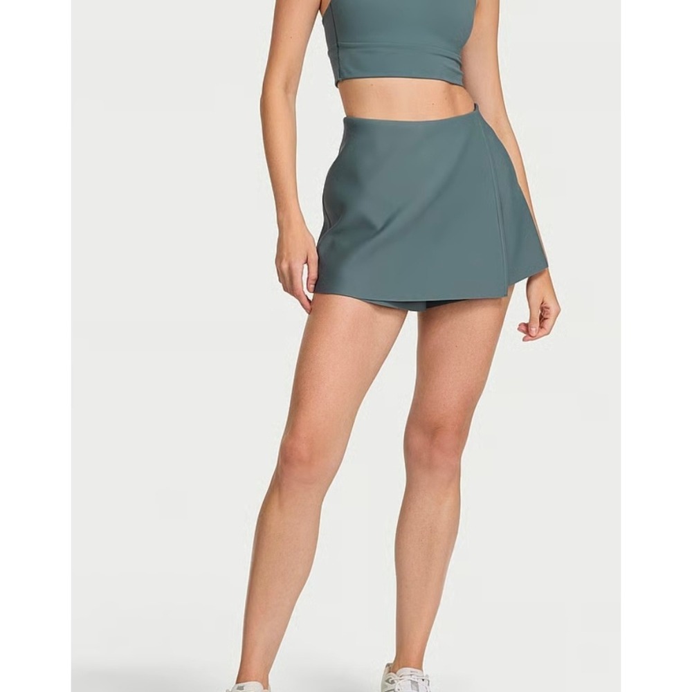 VSX Victoria's Secret Gray Difined Scuba Skort Wrap Front Size S Raw Cut Soft